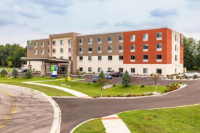 Holiday Inn Express & Suites - Elkhart North, an IHG Hotel